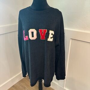 Black Love Graphic Sweatshirt‎